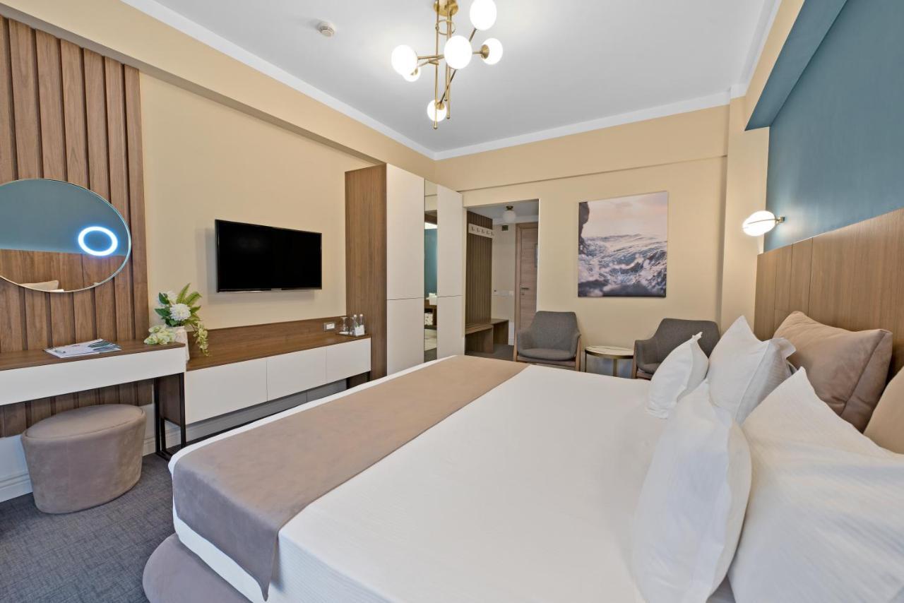 Hotel Oxford Mamaia Exteriör bild